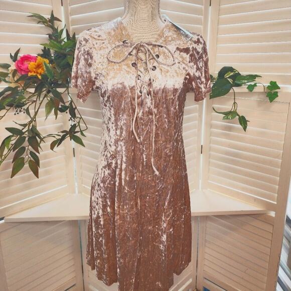 151 SHE & SKY BEIGE LIGHT WEIGHT CRUSHED VELVET DRESS - Picture 2 of 8
